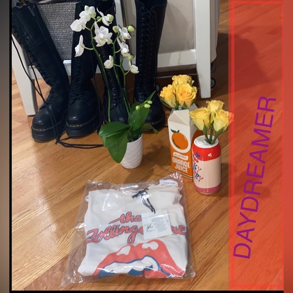 🍭BNWT🍭DAYDREAMER🍭ROLLING STONES TEE🍭.      🍭MEDIUM🍭 - Picture 3 of 10